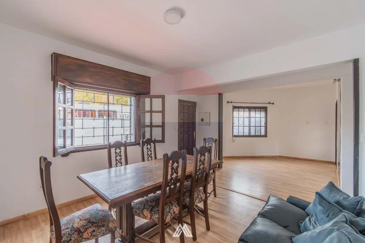 VENTA CASA 3 DORMITORIOS Y COCHERA EN BUCEO 2