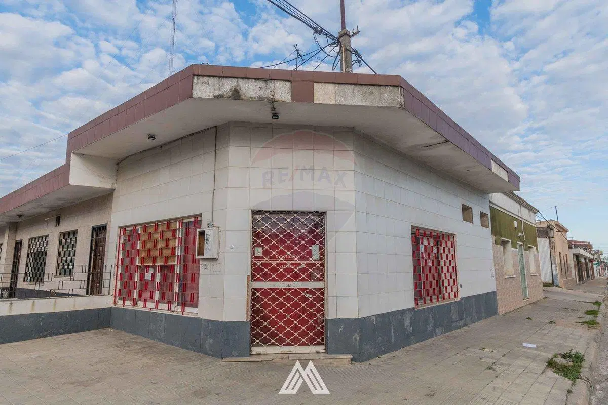 Se alquila local comercial en Pando 3