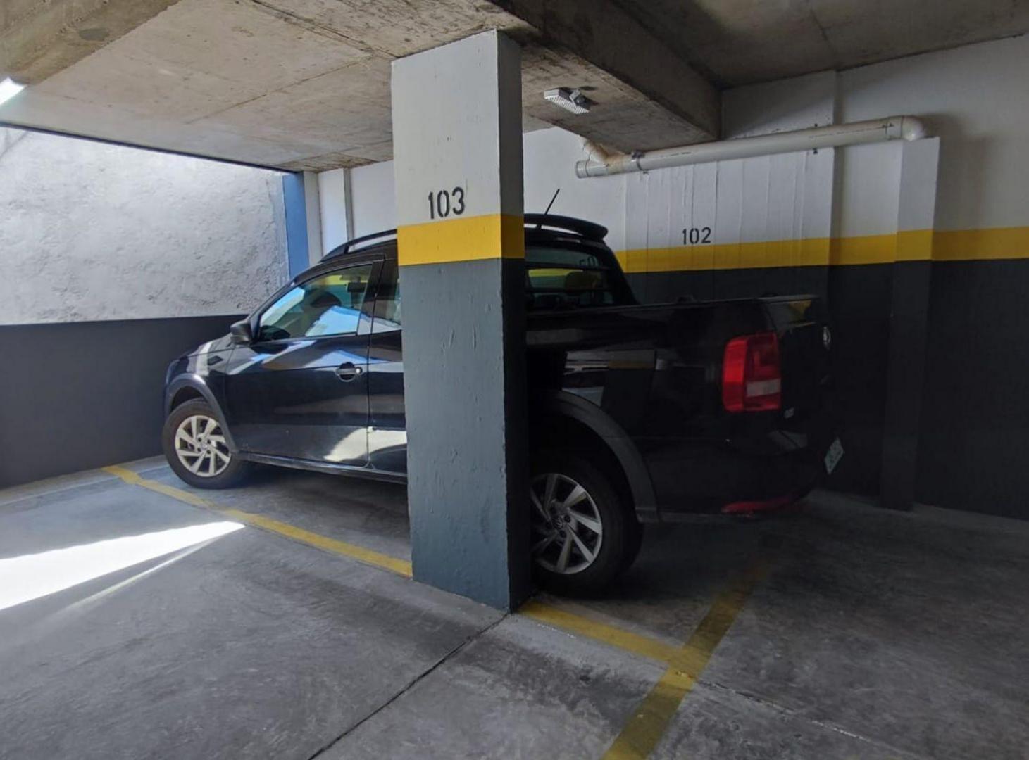 Venta de cochera a metros de la ORT, Pocitos.