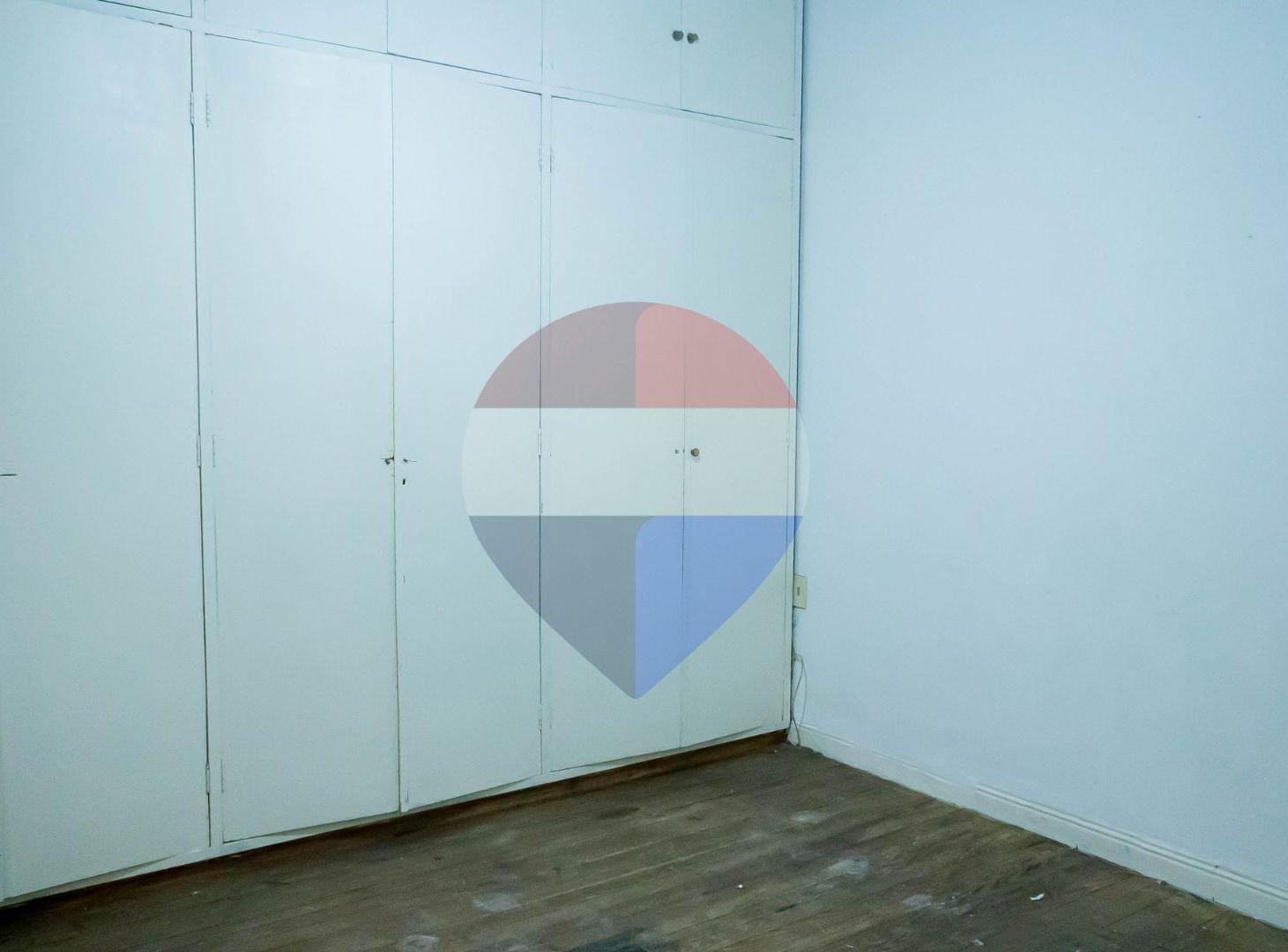 Foto de VENTA AMPLIO APTO 5 DORMITORIOS EN CENTRO, imagen 3