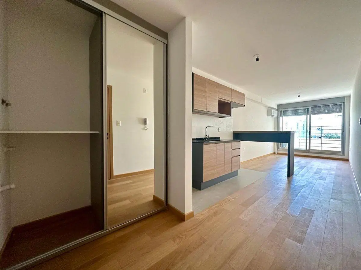 Venta Monoambiente con balcón Punta Carretas 2