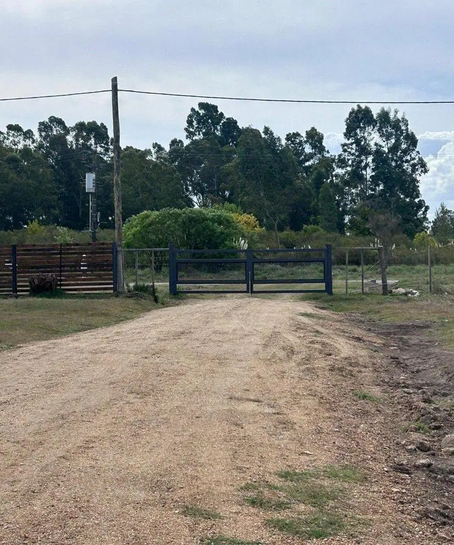 Alquiler casa 2 dormitorios y cochera Ruta 11 y 8 5