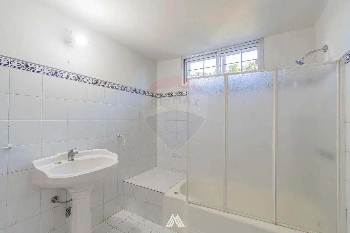 Venta casa 2 o 3 dormitorios en centro de Pando 4