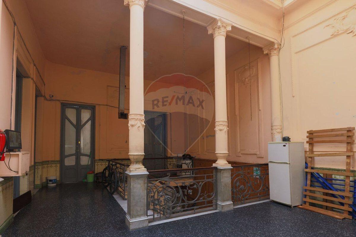 VENTA CENTRO EDIF CON LOCALES CON RENTA 10% ANUAL