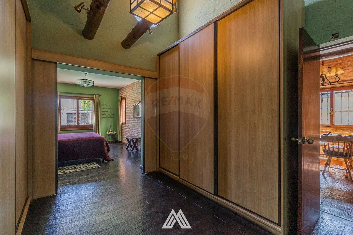Venta de casa 3 dormitorios con piscina en Pando 5