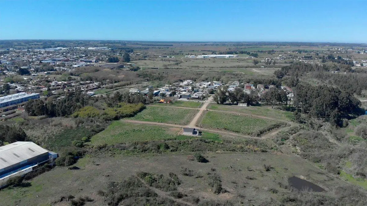 Venta de terreno en zona residencial de Pando 1