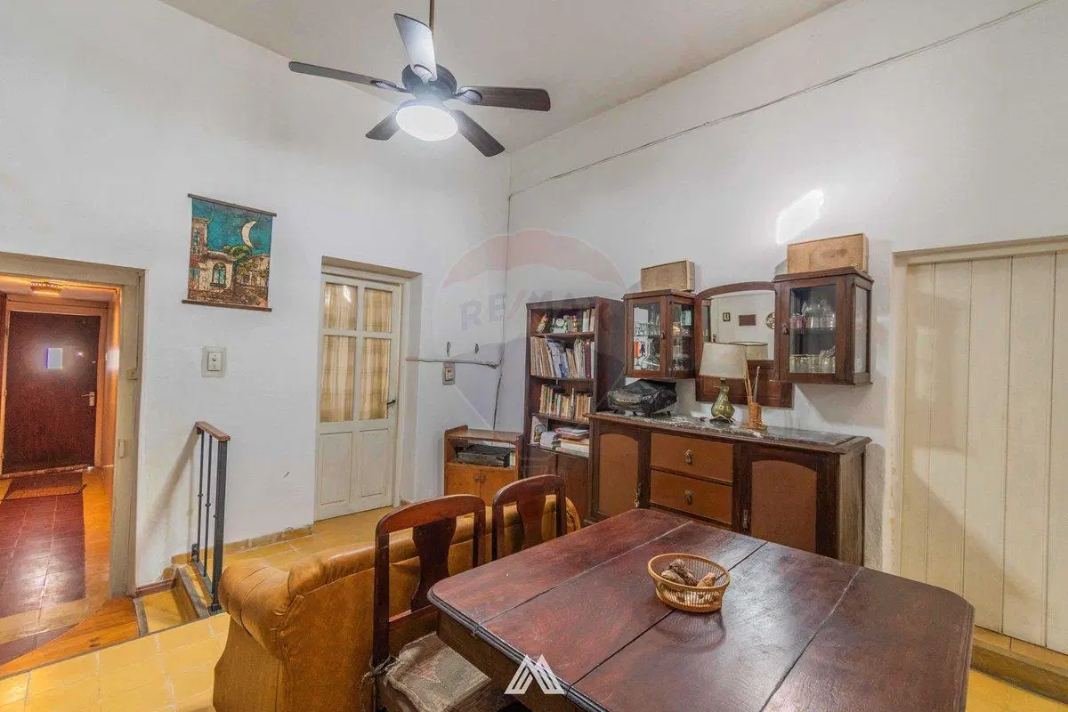 Venta de casa con 2 dormitorios y fondo en Pando 2