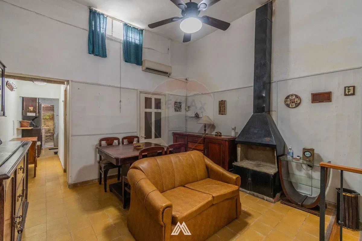Venta de casa con 2 dormitorios y fondo en Pando 4