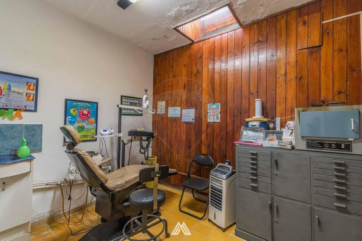Venta de casa con 2 dormitorios y fondo en Pando 5