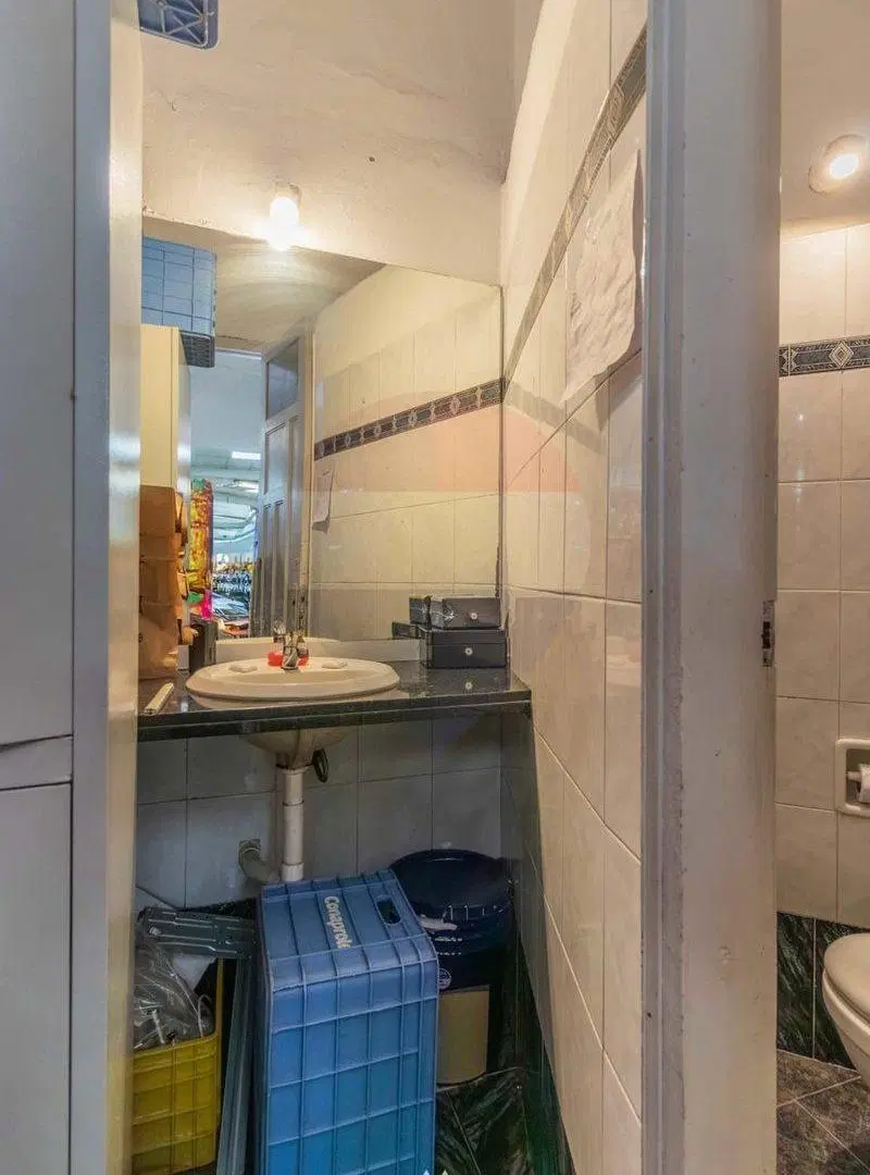 VENTA LOCAL COMERCIAL EN PUNTA CARRETAS CON RENTA 3