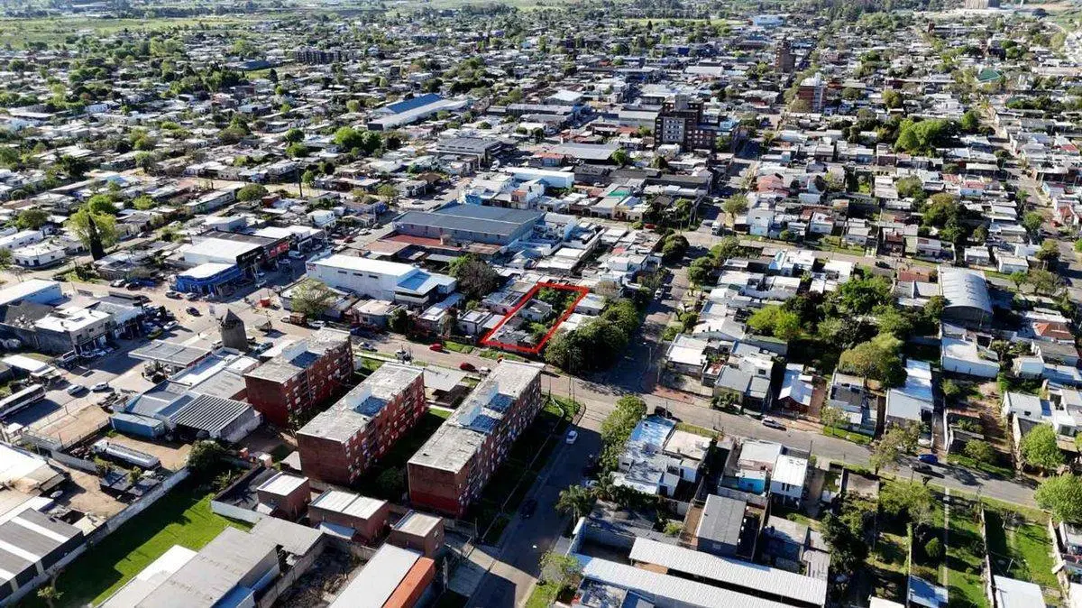 VENTA TERRENO CON CONSTRUCCIONES LAS PIEDRAS 2