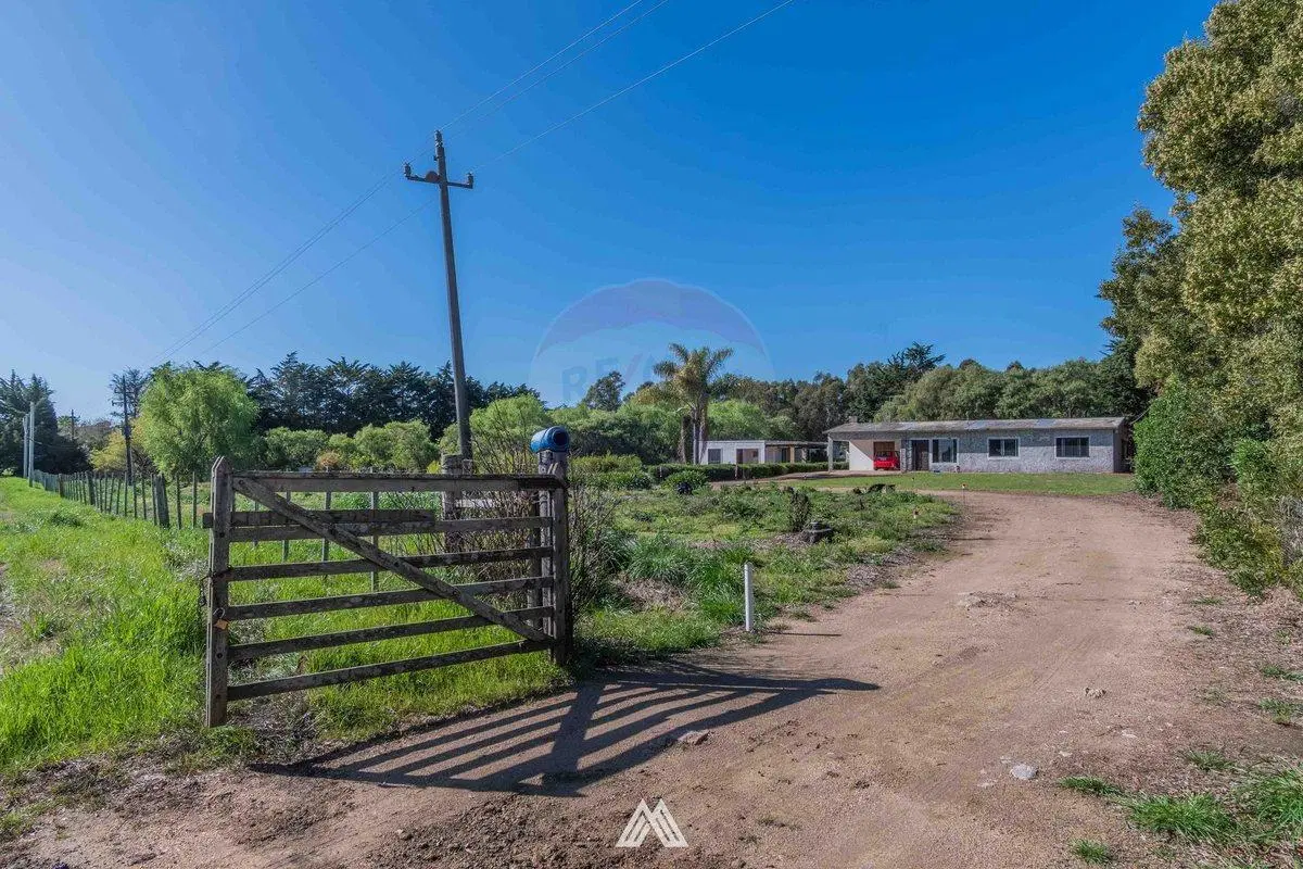 Venta de campo 3,5Ha. sobre Ruta 87 con dos casas. 2