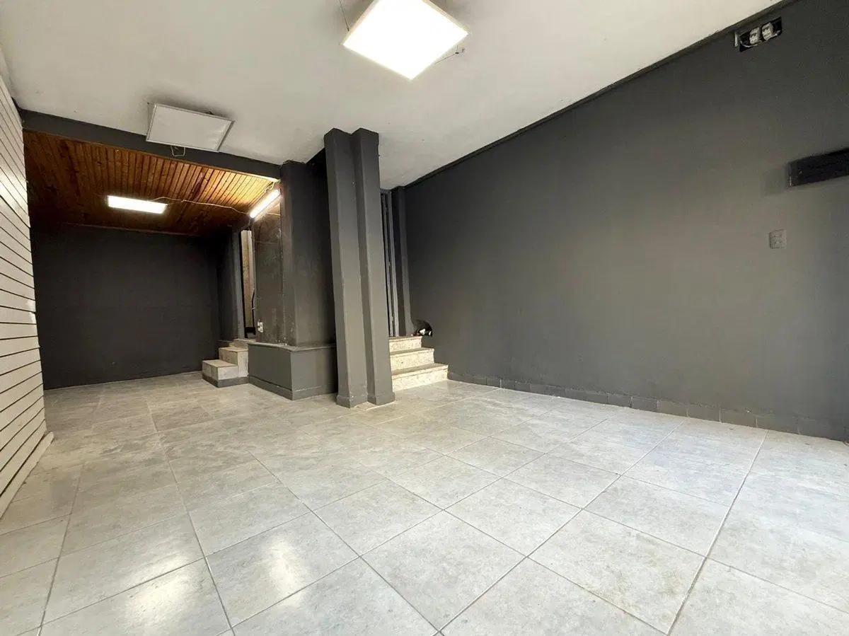 Venta local comercial Goes con renta 3