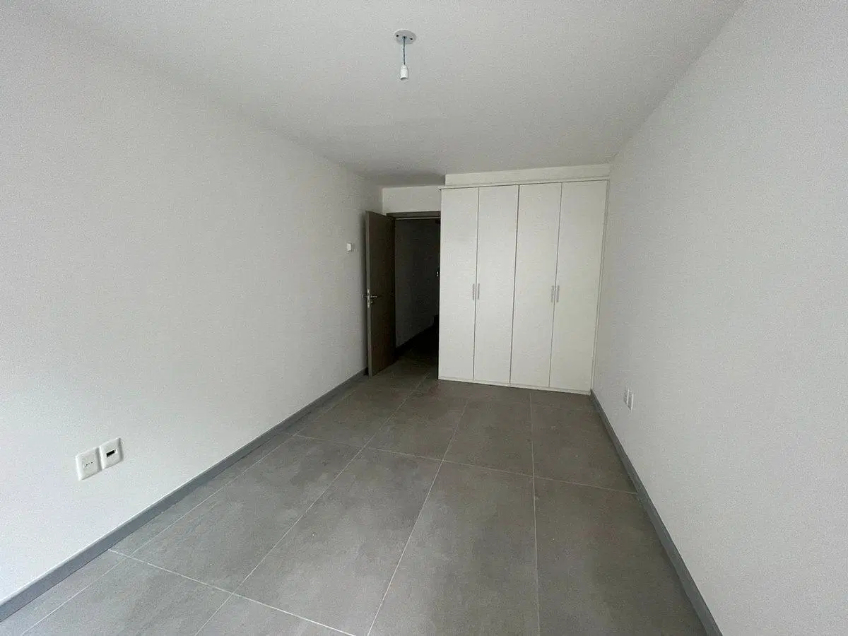 Venta Pocitos 1 dorm.c/patio, parrillero y GGE 5