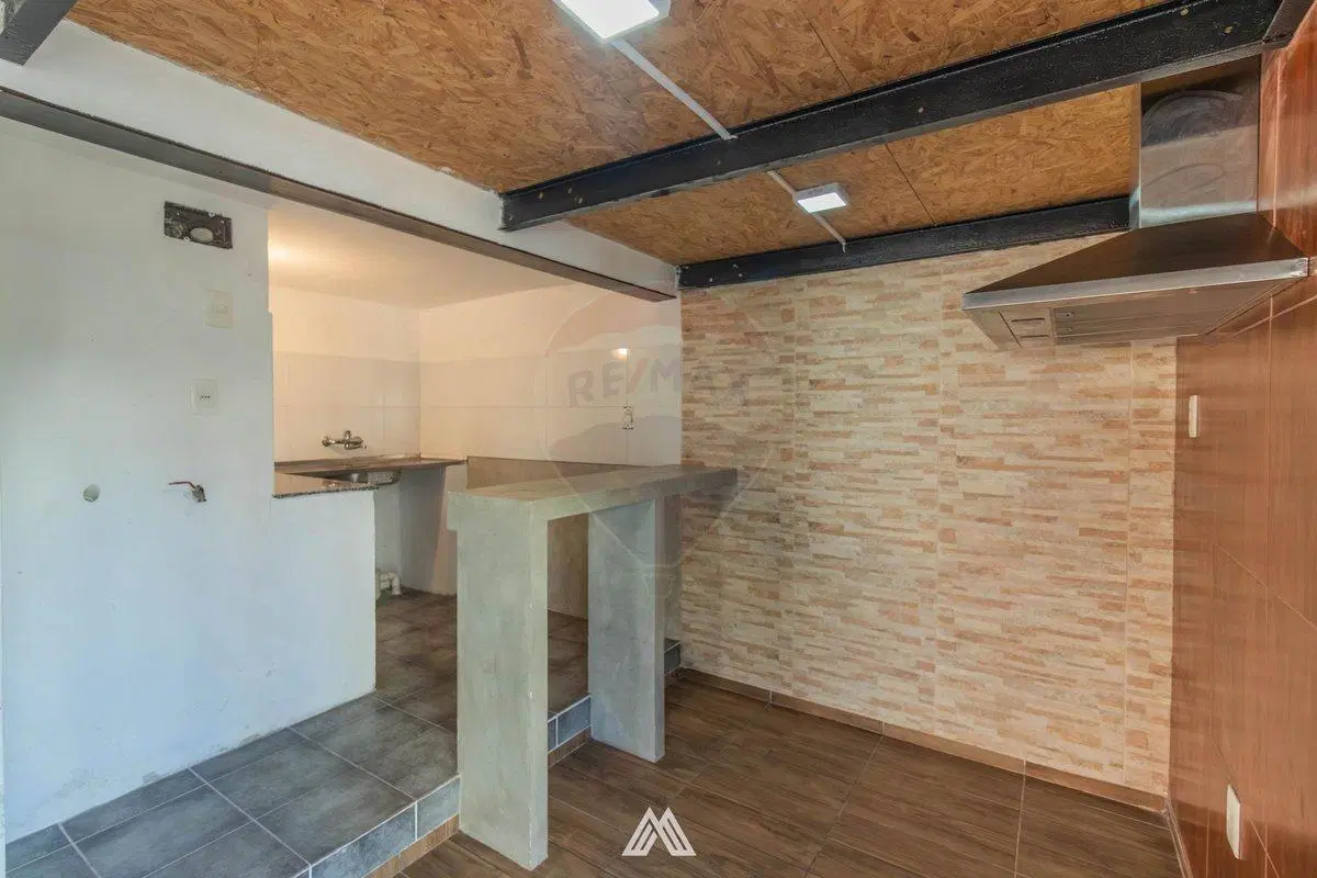 VENTA APTO CON RENTA, 2 DORM Y ESTUDIO EN CENTRO 2