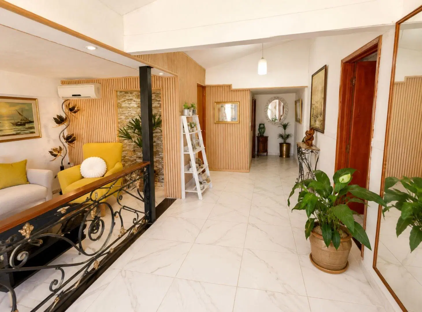 Venta casa en Salinas Sur + Apartamento 3