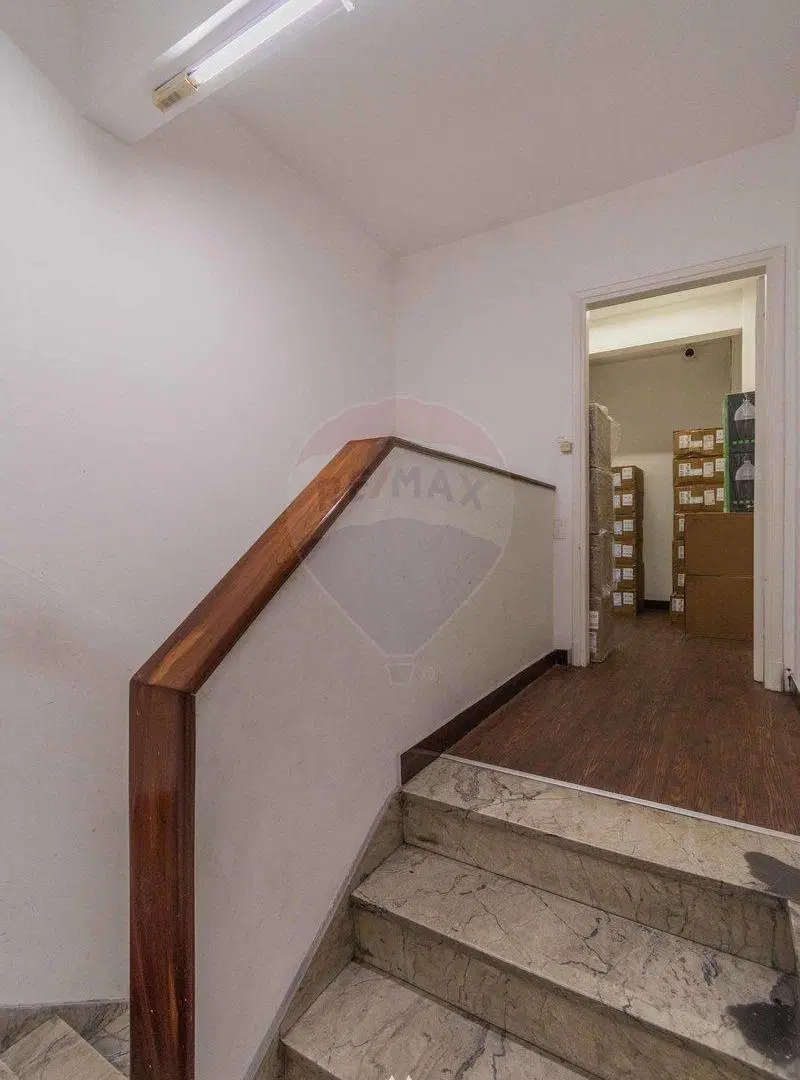 Venta Local y Oficina próximo a Intendencia Centro 1