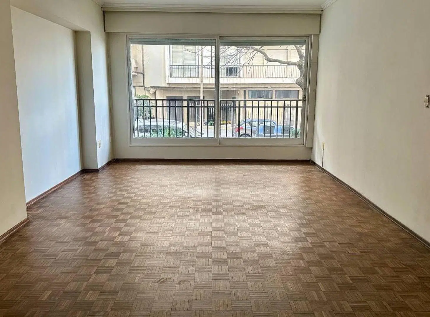 Venta Apto 2 Dormitorios Pocitos Servicio Cochera 4