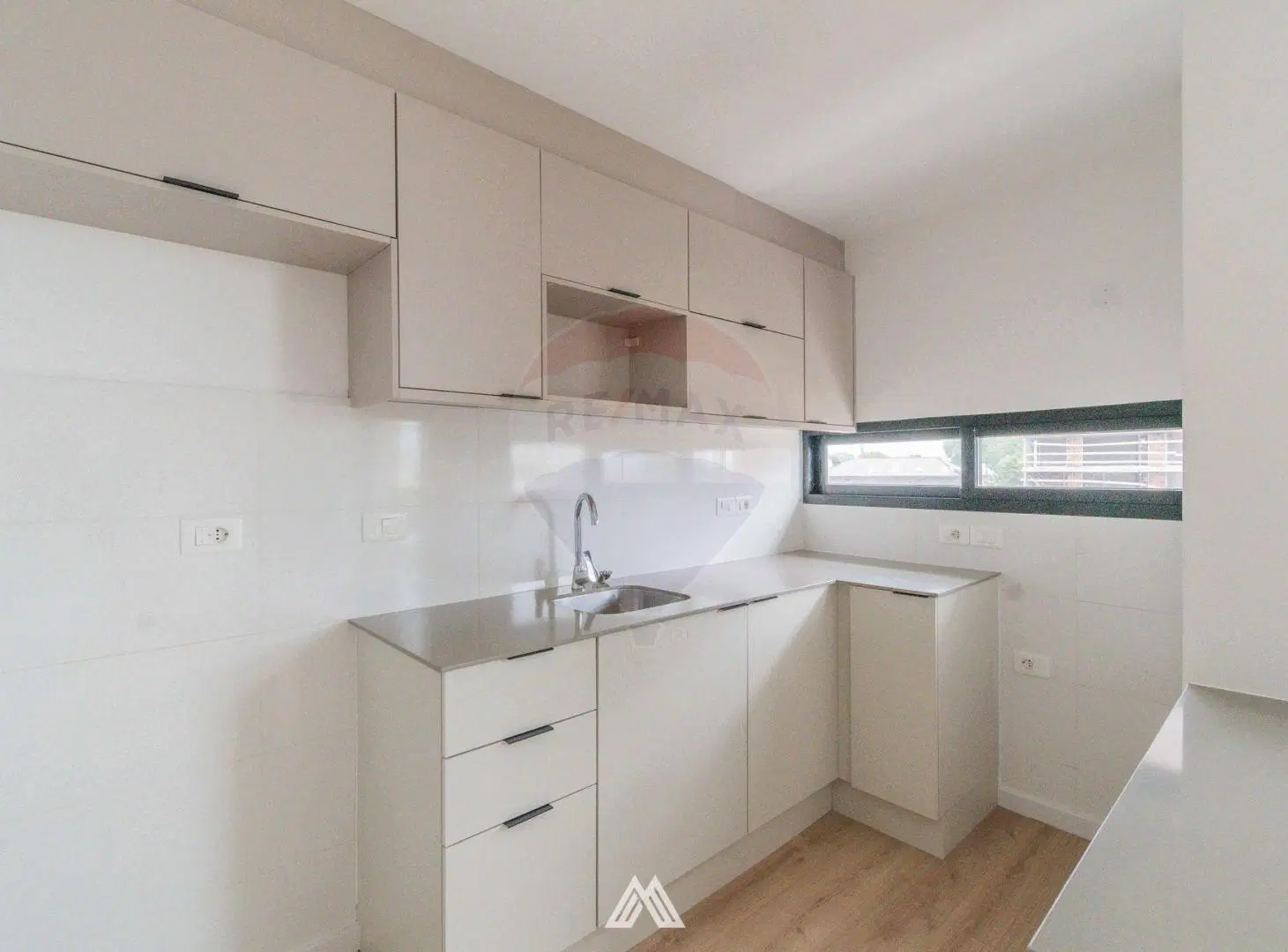 Venta apto Parque Batlle 2 dorm c/cochera ley VIS 3