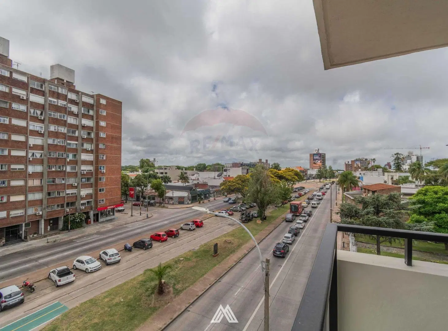 Venta apto Parque Batlle 2 dorm c/cochera ley VIS 5