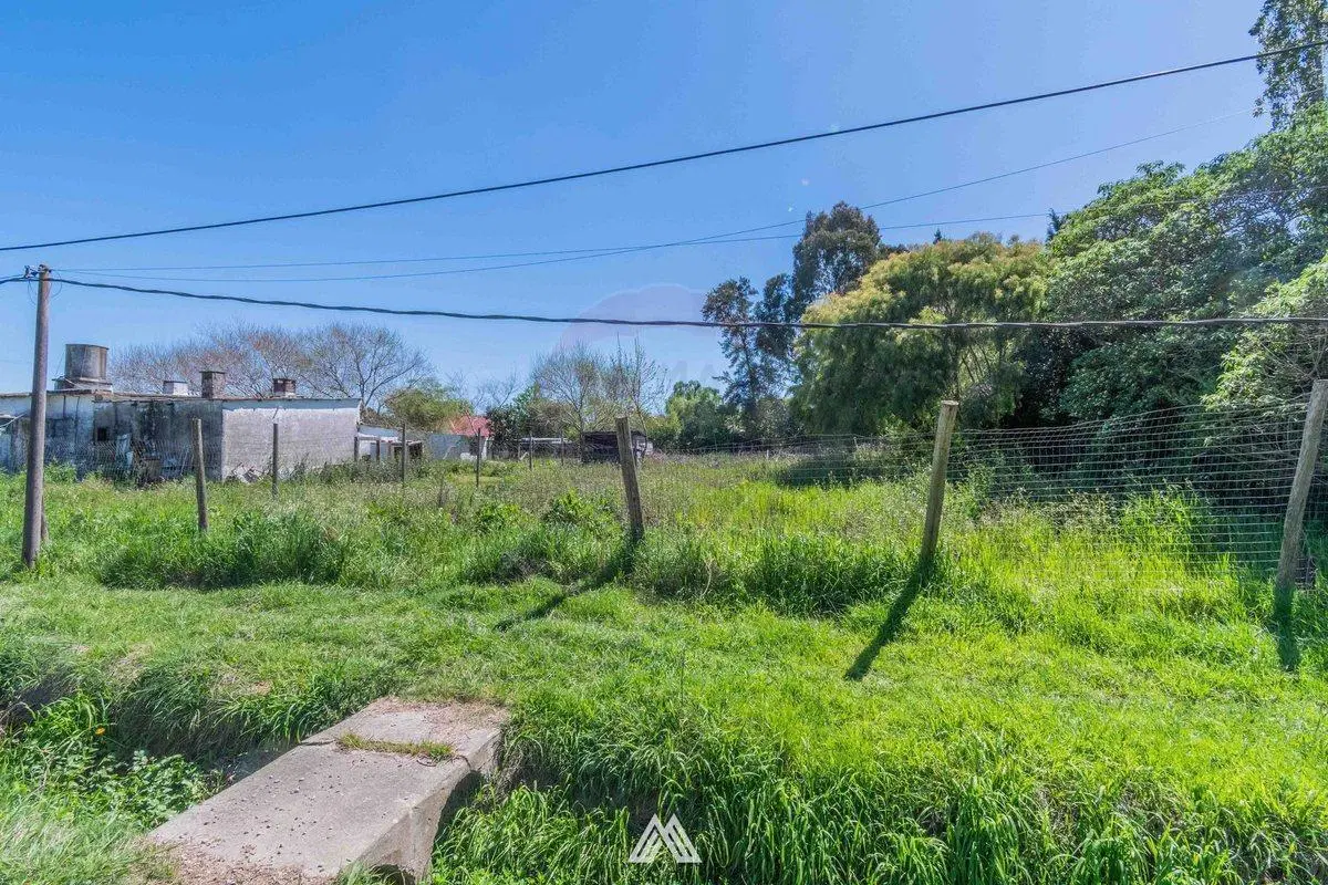 Venta de terreno céntrico en Empalme Olmos 2