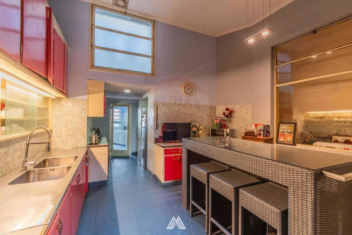 VENTA CASA DE ESTILO, SOBRE AV BUSCHENTAL, PRADO 5