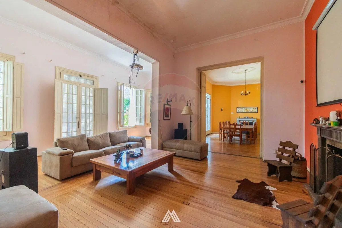 VENTA CASA DE ESTILO, SOBRE AV BUSCHENTAL, PRADO 2