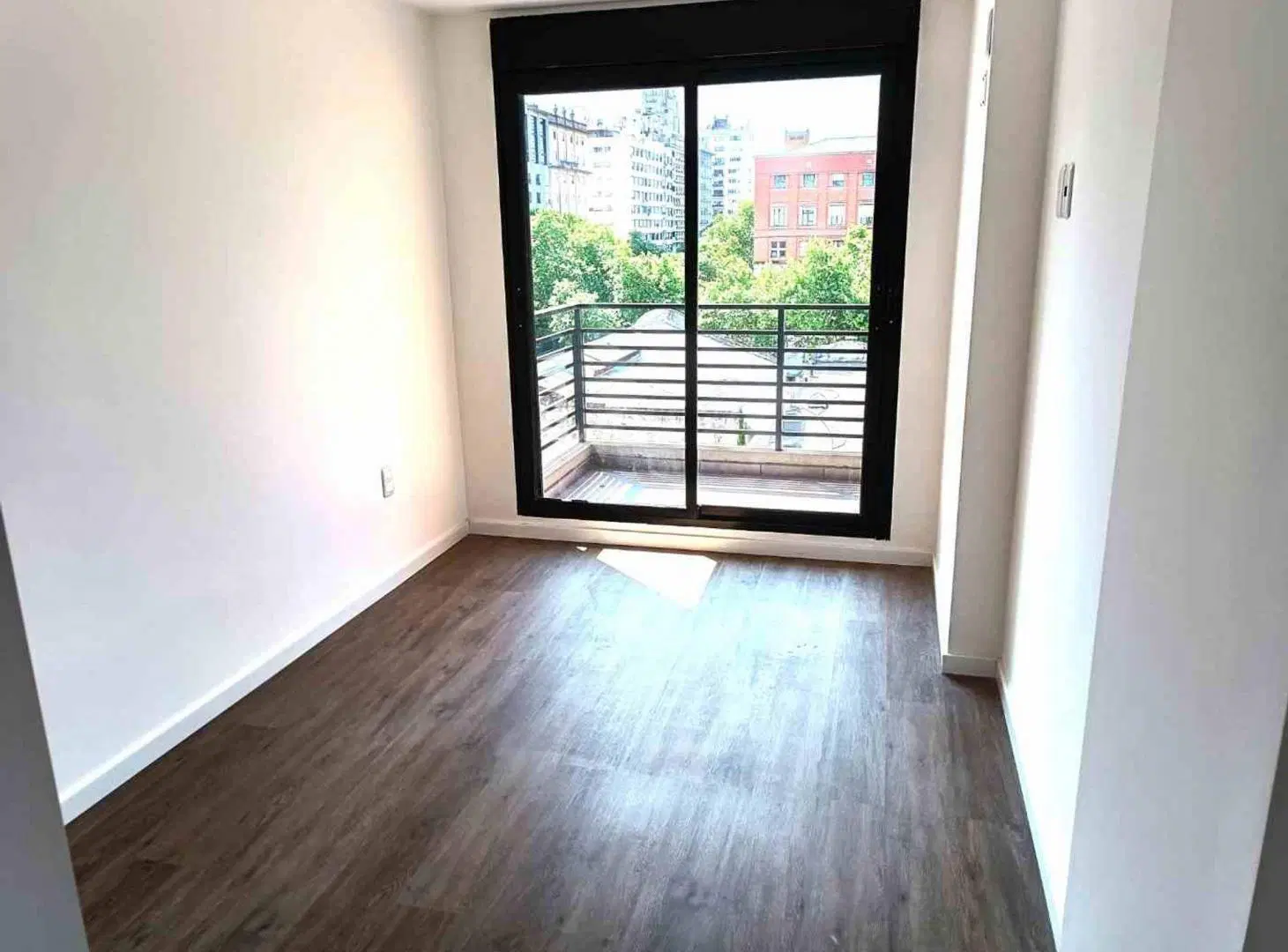 VENTA APARTAMENTO A ESTRENAR 1 DORM CON RENTA 4