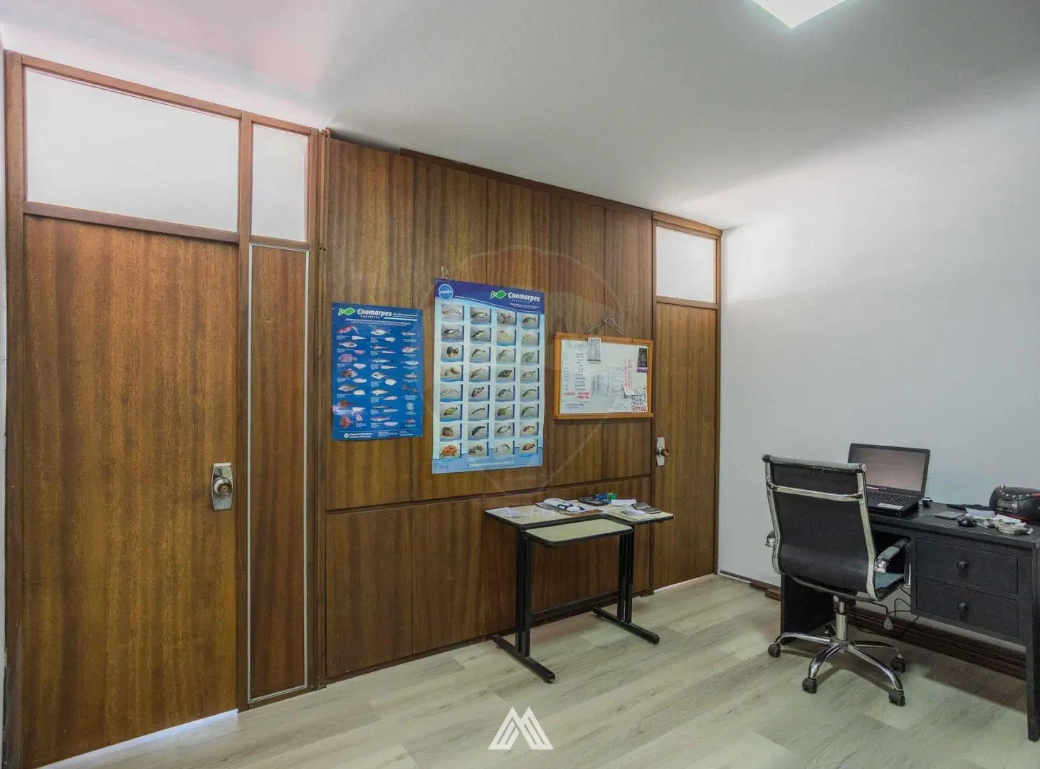 VENTA OFICINA CON RENTA Y GARAJE CIUDAD VIEJA 2