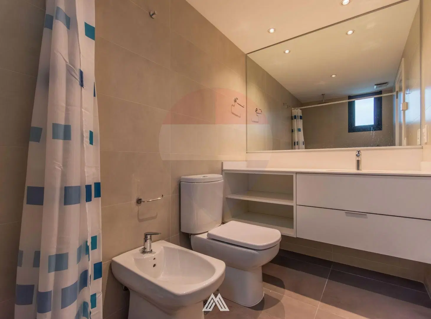 Apto venta 2 dormitorios, Malvin, garaje, balcón 5
