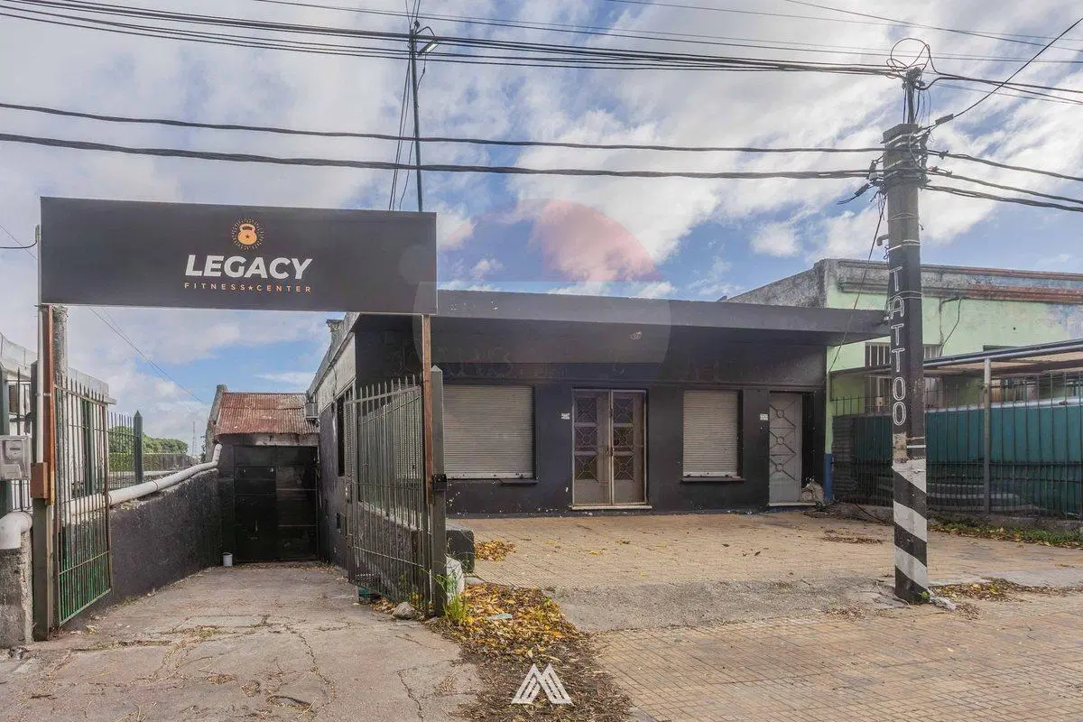 Venta Casa y Local con renta Villa Española 3