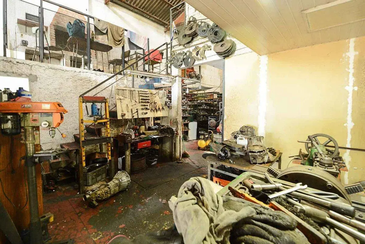 Venta depósito y local comercial en Cordón 3