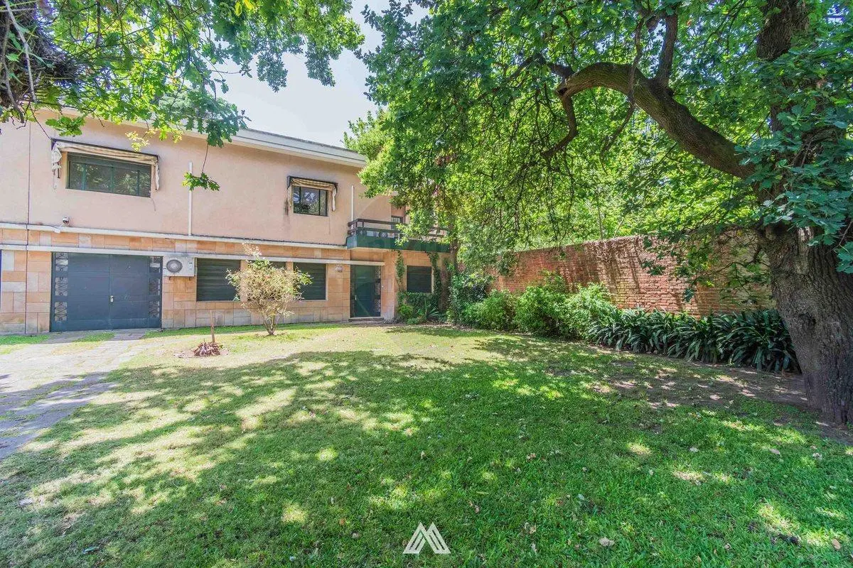 Venta casa 5 dormitorios gge fondo parillero Prado 3