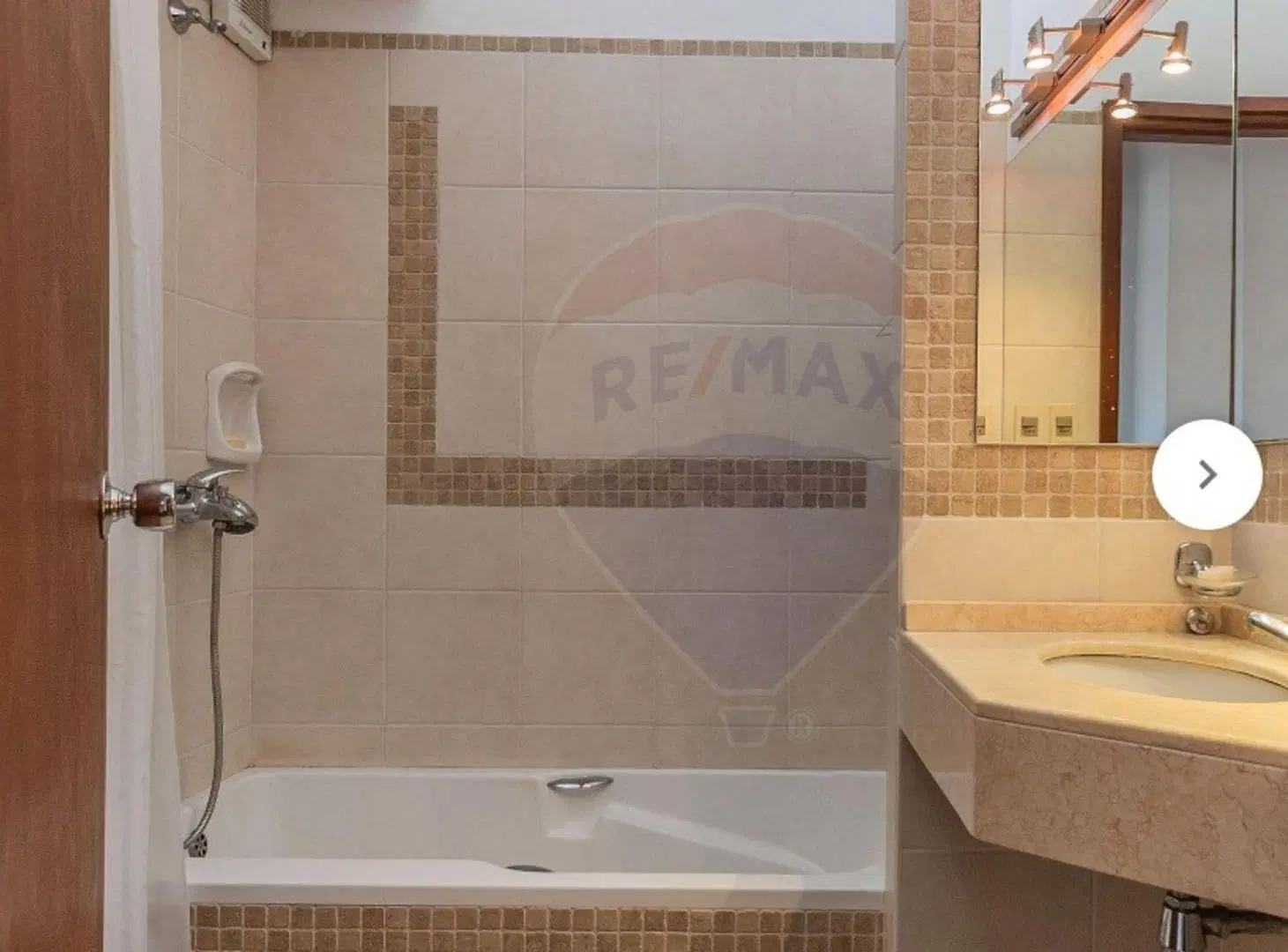 Venta Casa en PH de Altos 4 dormit,2 baños. Malvín 8