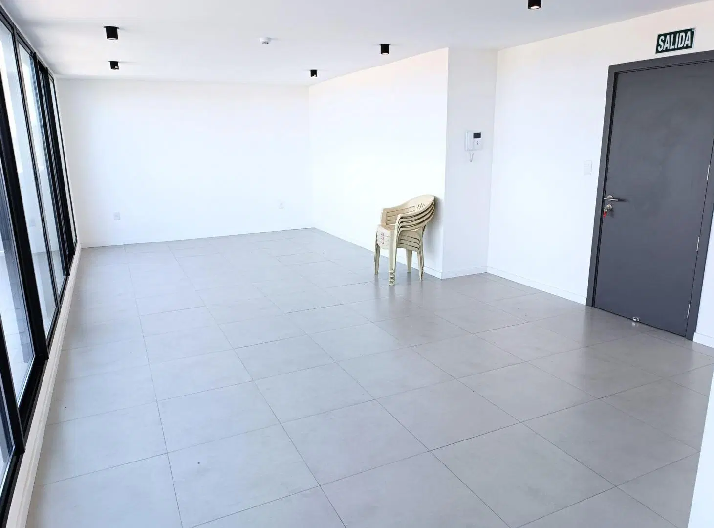 VENTA APARTAMENTO A ESTRENAR 1 DORM CON RENTA 3