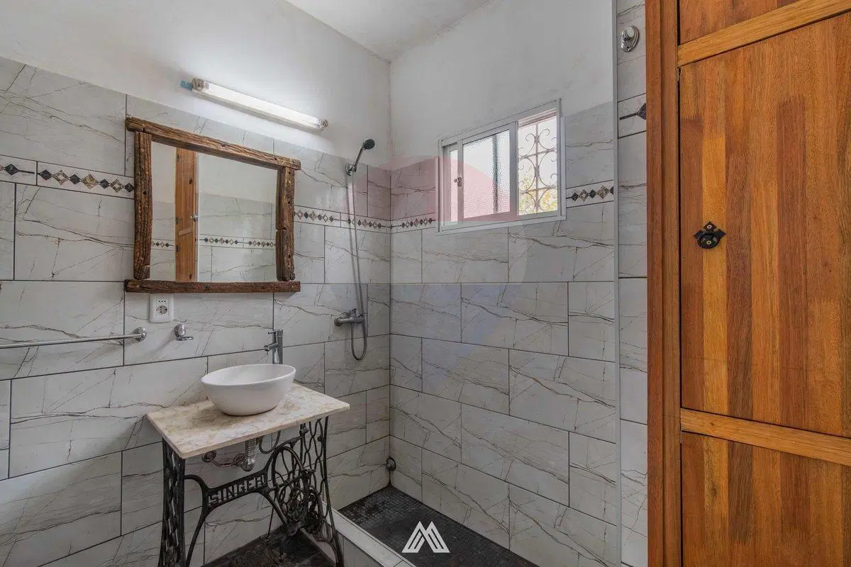 Venta Casas en doble Terreno Esquina Las Toscas 5