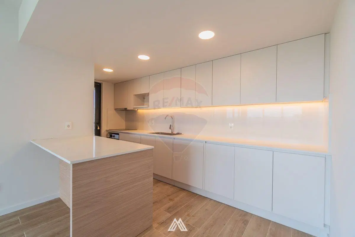 Venta apto 3 dormitorios parrillero Barrio Parques 8