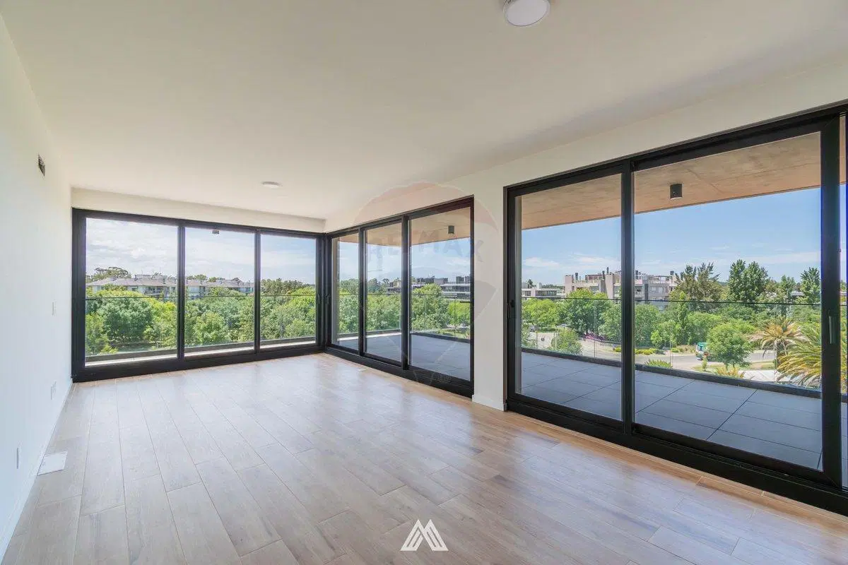 Venta apto 3 dormitorios parrillero Barrio Parques 2