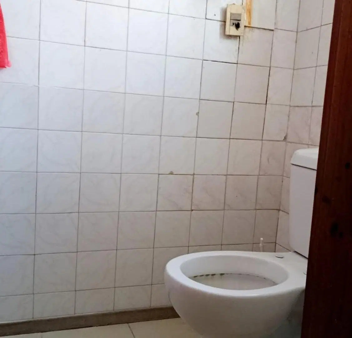 ALQUILER LOCAL COMERCIAL EN PANDO 3