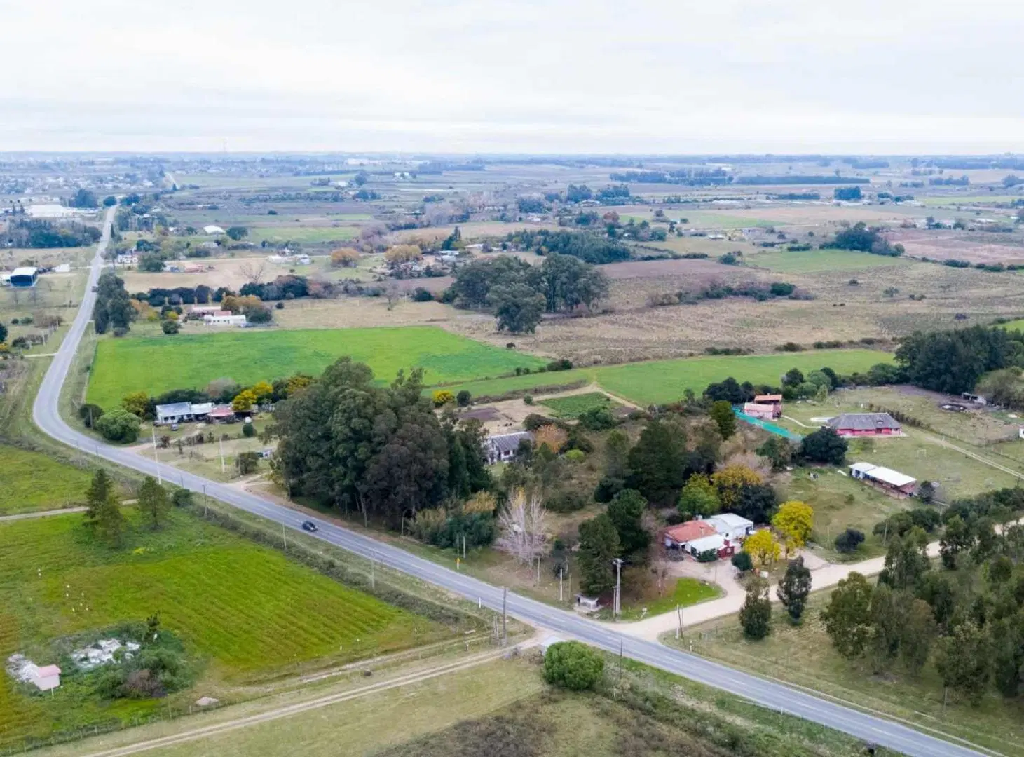 Venta gran terreno con casa sobre Ruta 75 Pando 2