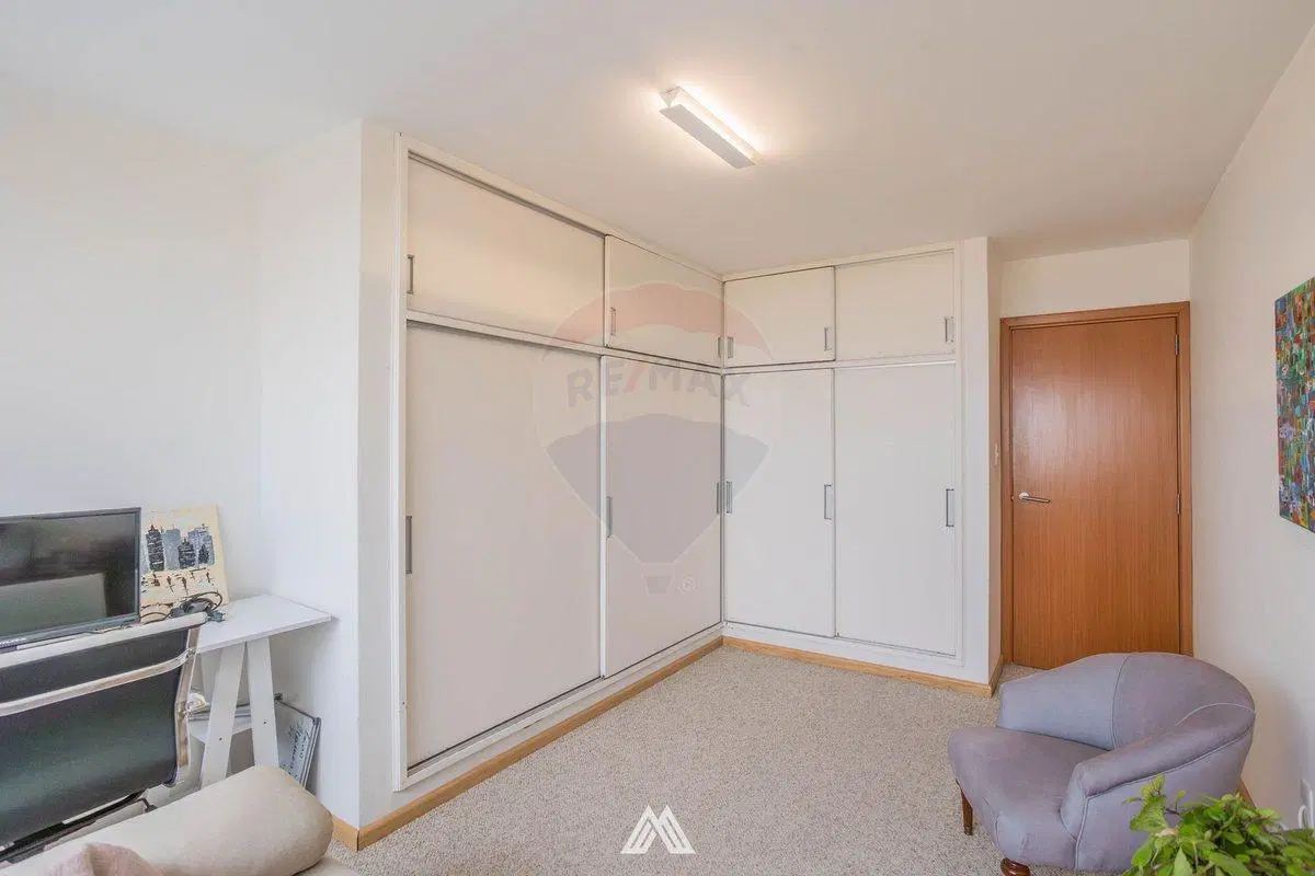 VENTA PISO 3 DORM Y SERV SOBRE RAMBLA PTA CARRETAS 8