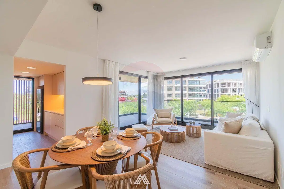 Venta apto 2 dormitorios parrillero Barrio Parques 5