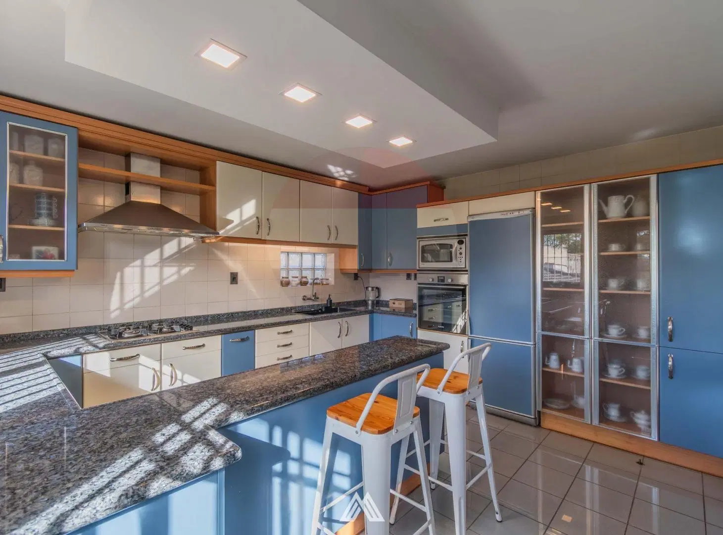 Venta de gran residencia de 4 dormitorios en Pando 5