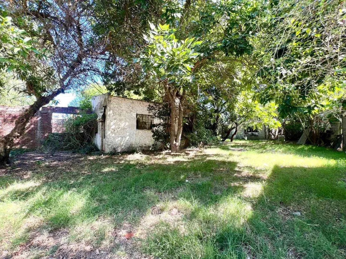 Venta de terreno con mejoras Pinar 4