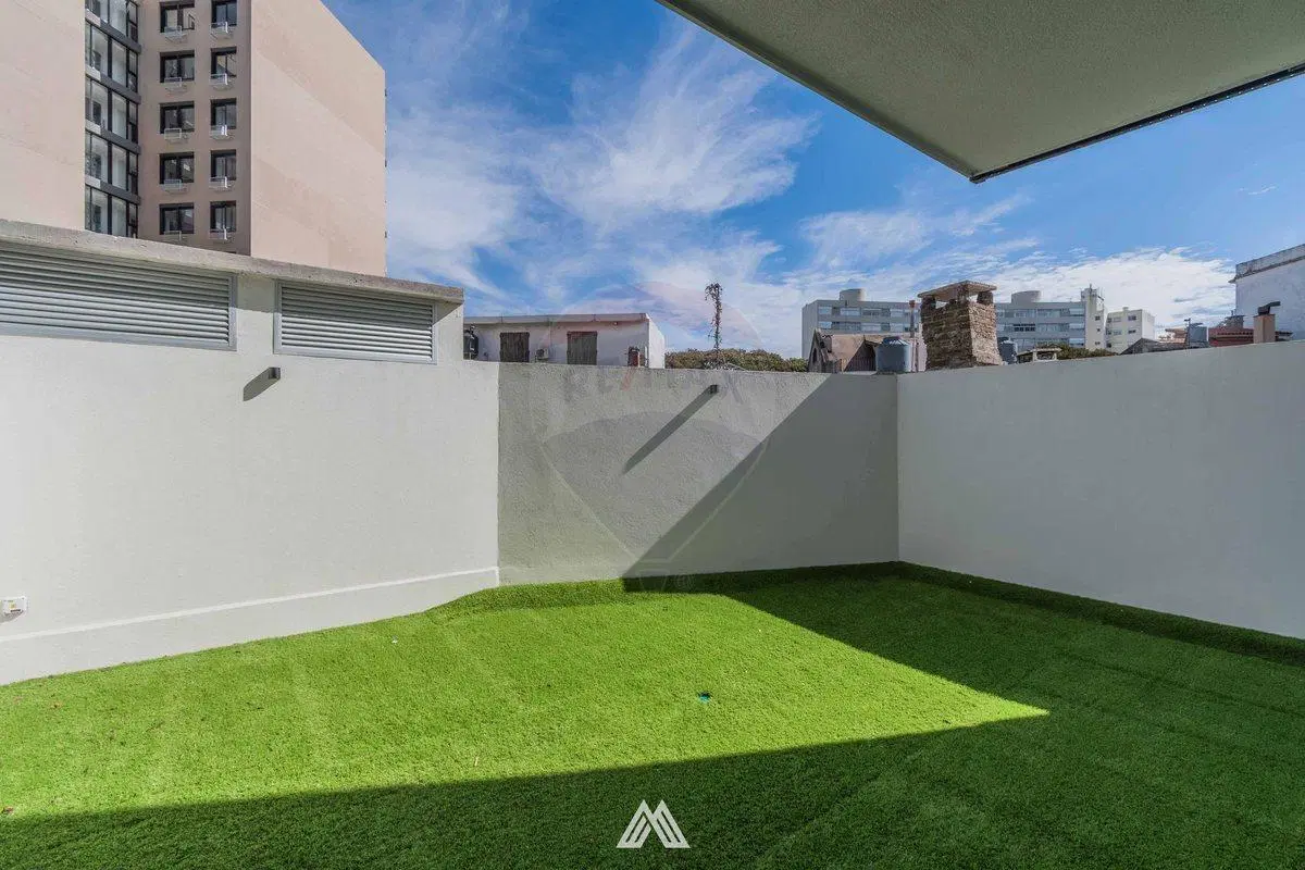 VENTA LA BLANQUEADA APTO 1 DORM PATIO ESTRENA YA 2