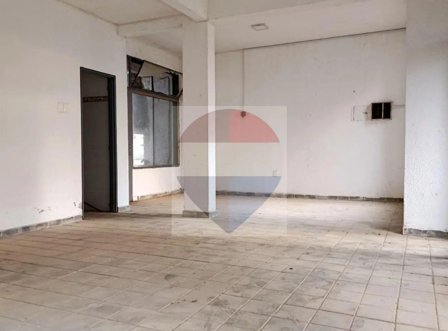 ALQUILER LOCAL COMERCIAL EN PANDO 5