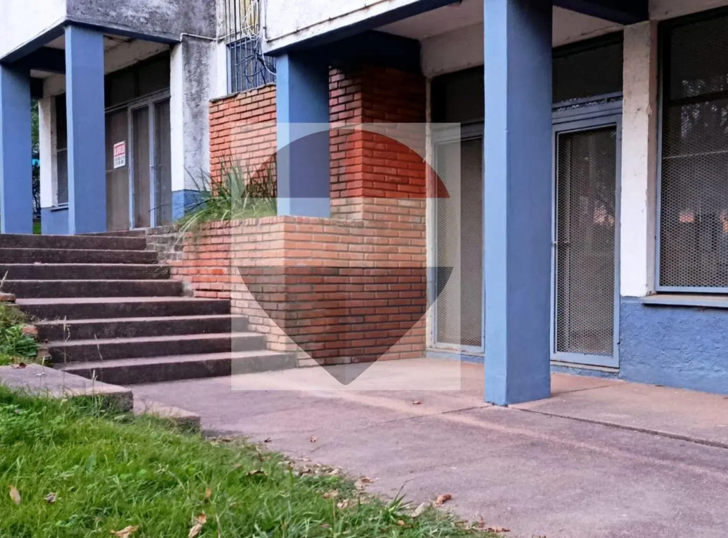 ALQUILER LOCAL COMERCIAL EN PANDO 8