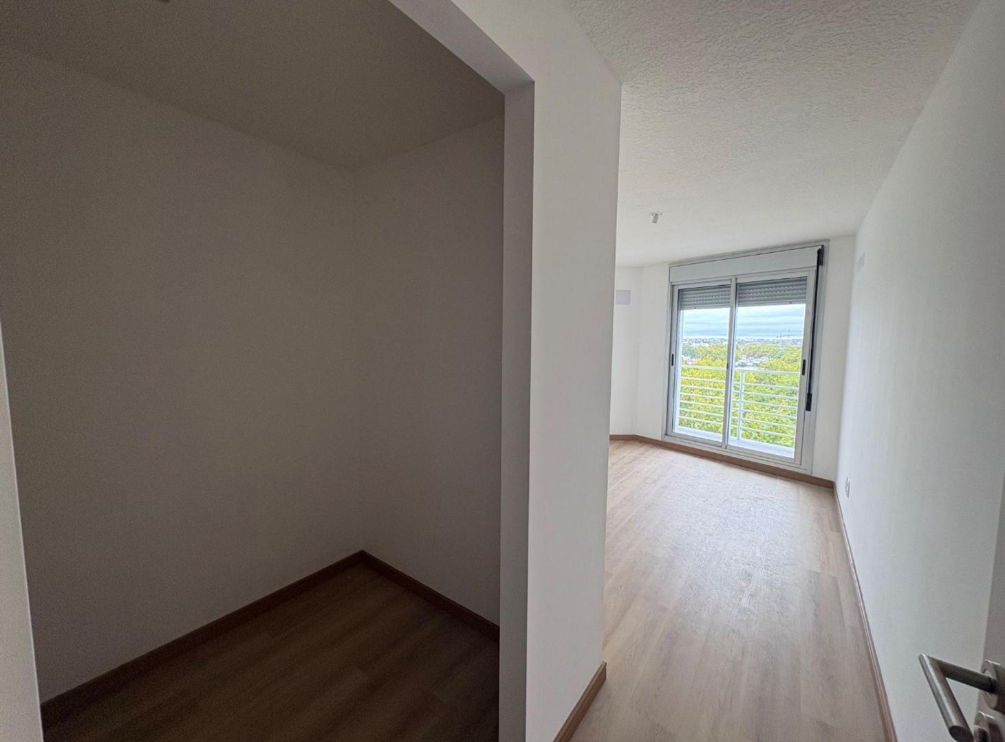 Foto de Venta apto 2 dormitorios Tres Cruces Ley VIS, imagen 1