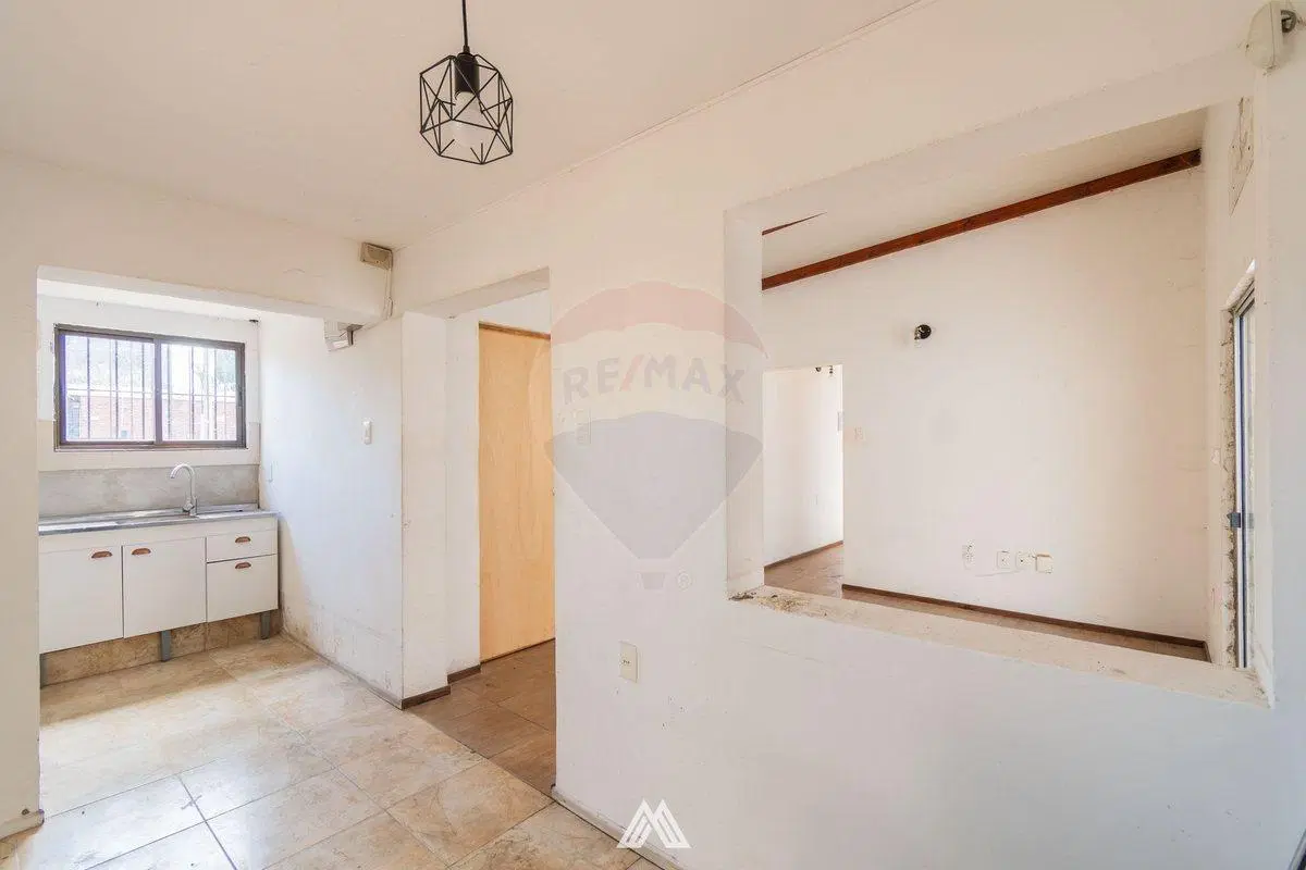 VENTA CASA DOS DORMITORIOS PATIO Y GARAJE CERRITO 8