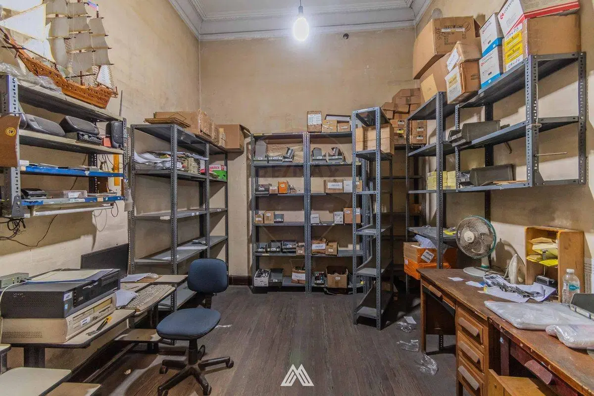 Venta gran local / padrón con 3 unidades en Centro 8